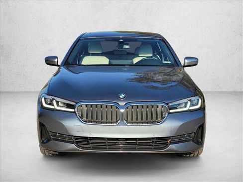 Used 2022 BMW 530i w/ M Sport Package image 2