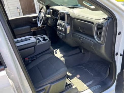 Used 2021 GMC Sierra 1500 Elevation w/ LPO, Elevation Black Package AWD/4WD image 8