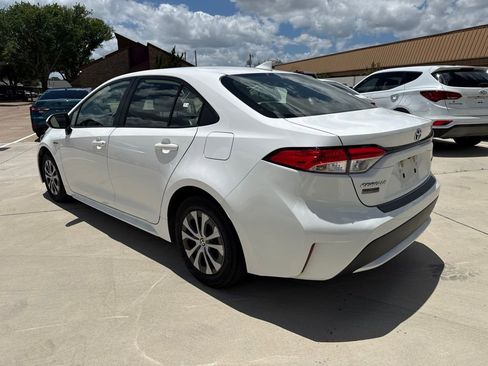 Used 2021 Toyota Corolla LE FWD image 4