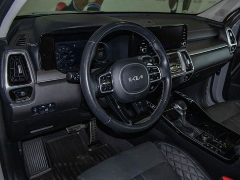 Used 2023 Kia Sorento SX AWD/4WD image 6