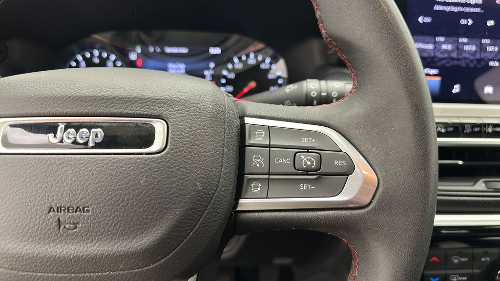 Used 2025 Jeep Compass Trailhawk AWD/4WD image 19