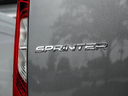 Used 2025 Mercedes-Benz Sprinter 2500 image 9