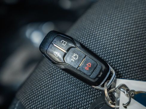 Used 2017 Ford Mustang Coupe image 44