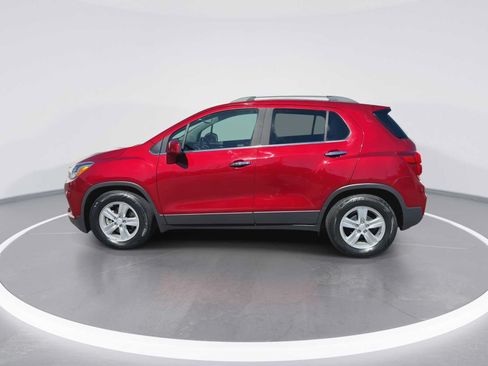 Used 2018 Chevrolet Trax LT w/ LT Convenience Package FWD image 5