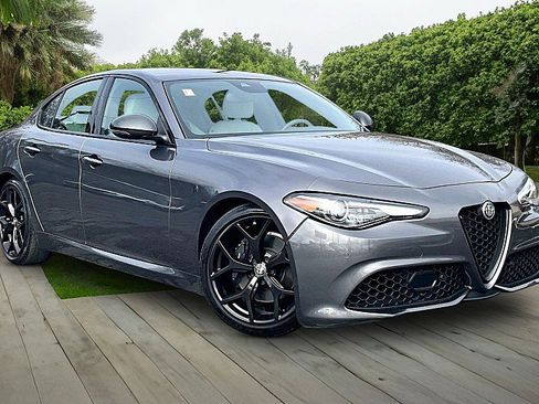 Used 2020 Alfa Romeo Giulia w/ Quick Order Package 22K Sport image 11
