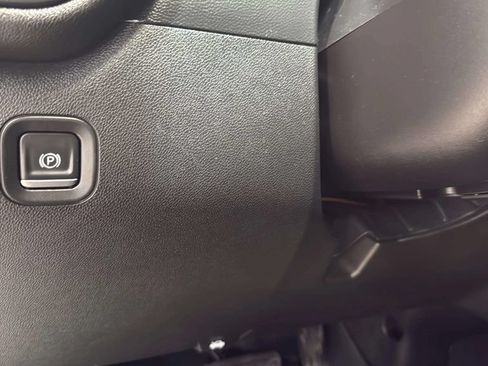 Used 2021 Chevrolet Silverado 1500 Custom AWD/4WD image 33
