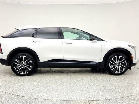 Used 2025 Cadillac Optiq Sport 2 w/ LPO, Floor Liner Package image 4