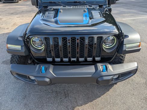 Used 2023 Jeep Wrangler Unlimited Rubicon 4xe AWD/4WD image 12
