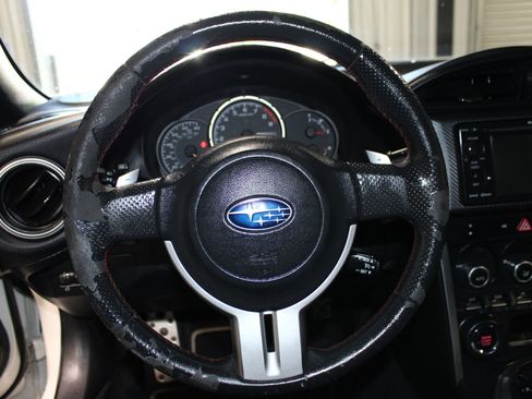 Used 2015 Subaru BRZ Limited w/ Popular Package #1B RWD image 9
