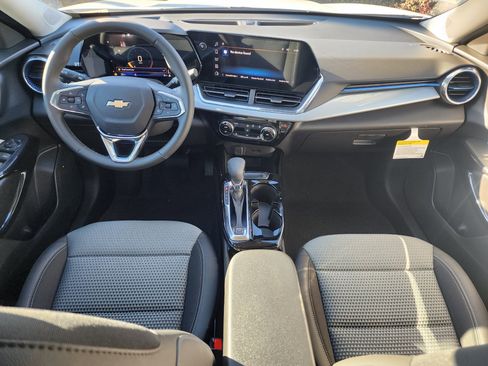 New 2026 Chevrolet Trax LT w/ Driver Confidence Package image 18