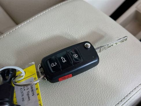 Used 2015 Volkswagen Tiguan SE image 21
