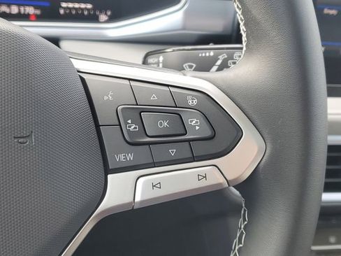 New 2026 Volkswagen Taos SE FWD image 16