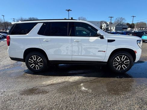 Used 2024 GMC Yukon AT4 w/ AT4 Premium Package image 9