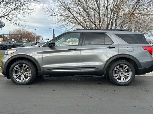 Certified 2022 Ford Explorer XLT w/ Equipment Group 202A image 5