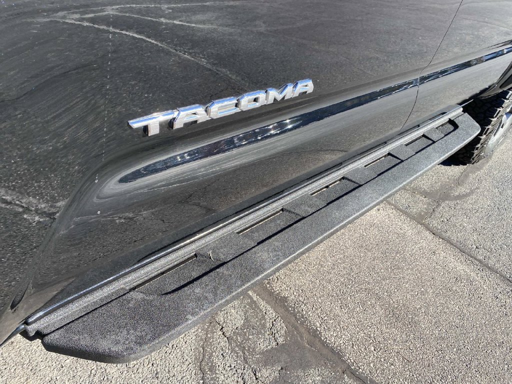 Used 2022 Toyota Tacoma SR5 AWD/4WD image 11