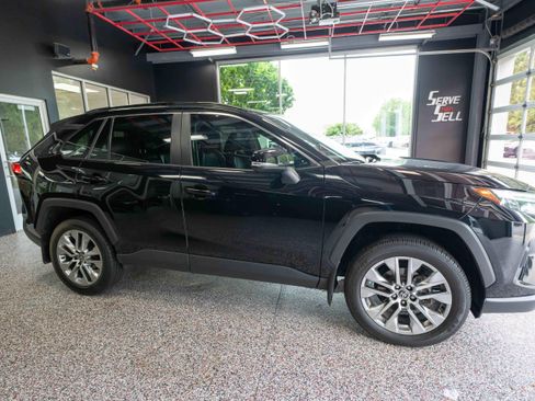 Used 2023 Toyota RAV4 XLE Premium AWD/4WD image 5