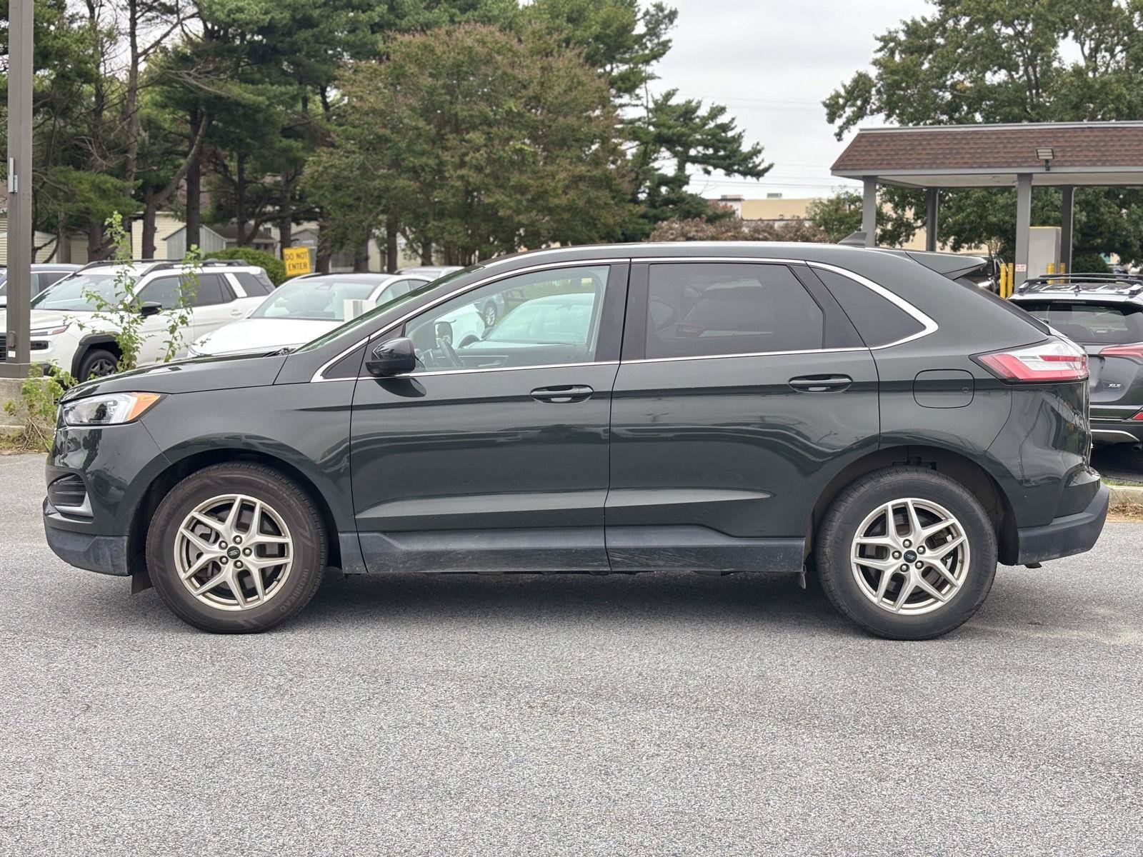 Used 2024 Ford Edge SEL AWD/4WD image 3