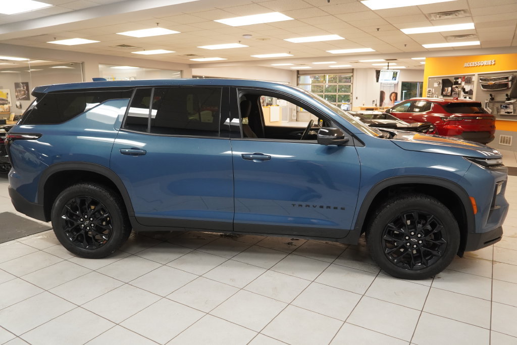 Used 2024 Chevrolet Traverse LS w/ Midnight/Sport Edition AWD/4WD image 13