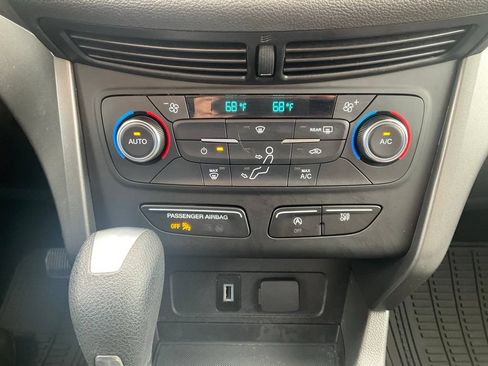 Used 2017 Ford Escape SE AWD/4WD image 13