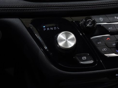 Used 2020 Chrysler Pacifica Limited image 25