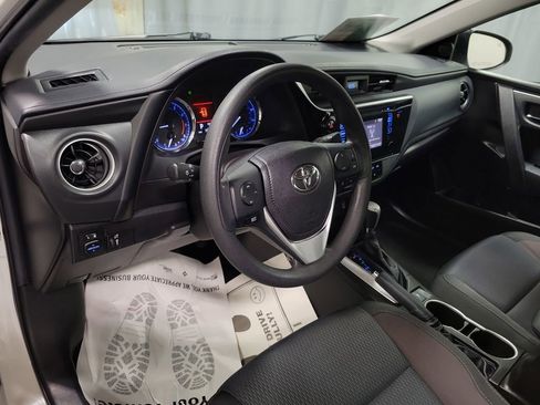 Used 2018 Toyota Corolla LE image 13