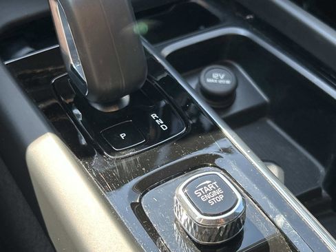 Certified 2024 Volvo XC60 B5 Core w/ Protection Package Premier image 27