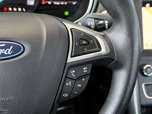 Used 2019 Ford Fusion SE FWD image 26
