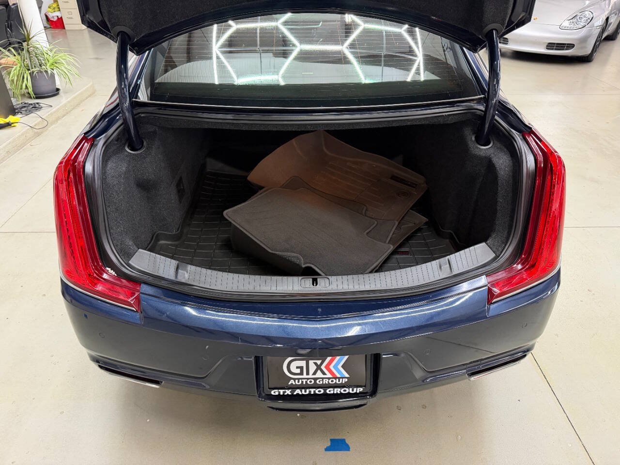 Used 2018 Cadillac XTS Premium Luxury AWD/4WD image 9