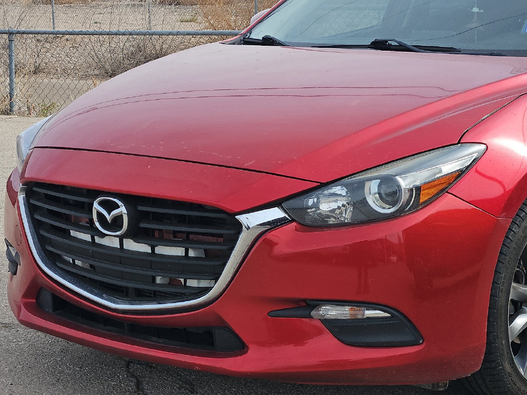 Used 2018 MAZDA MAZDA3 Touring FWD image 2