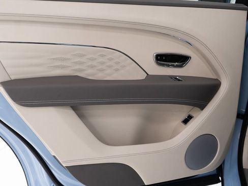 Certified 2023 Bentley Bentayga Extended Wheelbase AWD/4WD image 22
