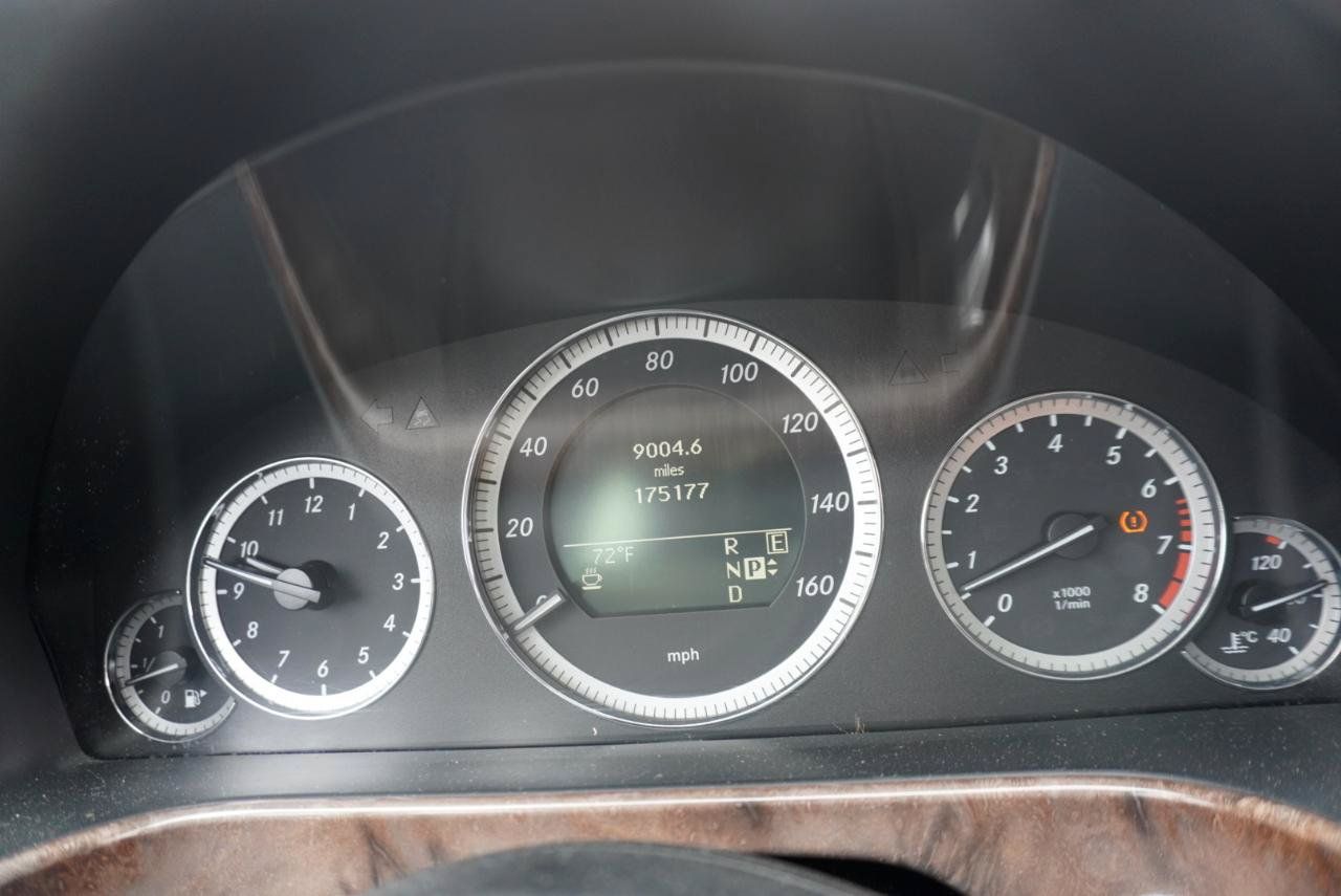 Used 2011 Mercedes-Benz E 350 4MATIC Sedan image 25