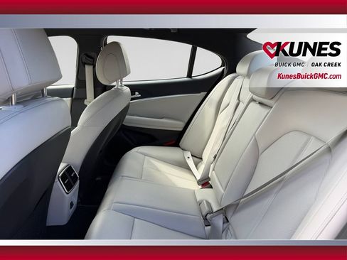 Used 2025 Genesis G70 2.5T AWD/4WD image 15