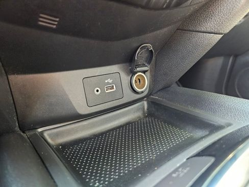 Used 2018 Nissan Rogue S image 33