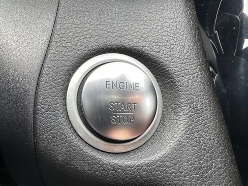 Used 2015 Mercedes-Benz C 300 Sedan image 28