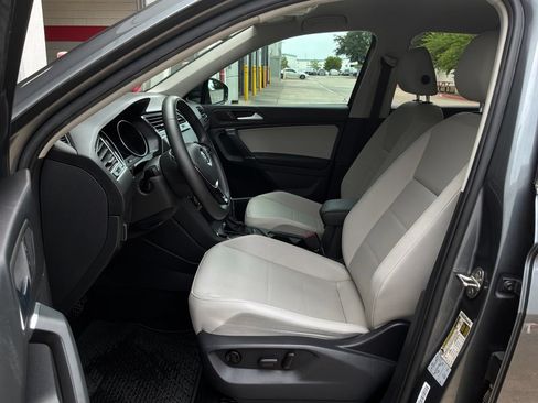 Used 2020 Volkswagen Tiguan SE AWD/4WD image 10