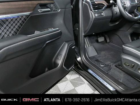 New 2026 GMC Acadia Denali w/ Super Cruise Package FWD image 8
