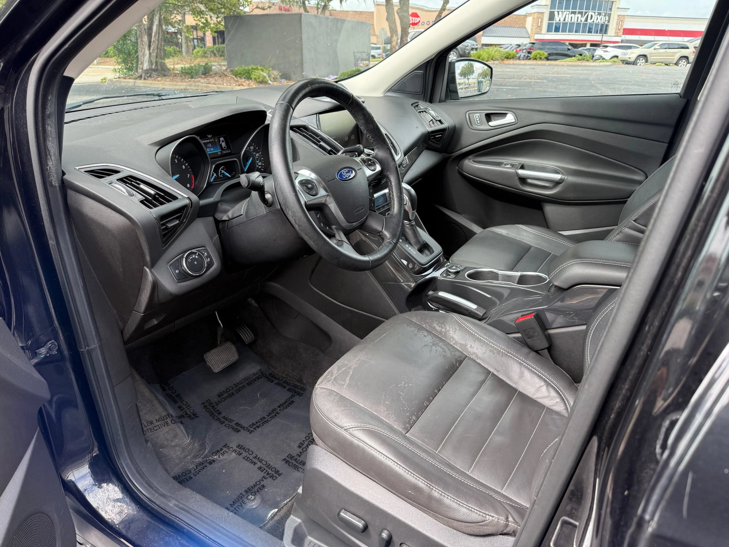 Used 2014 Ford Escape Titanium w/ Equipment Group 401A FWD image 9