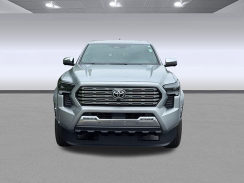 Used 2024 Toyota Tacoma Limited w/ Limited Package (LT) AWD/4WD image 6