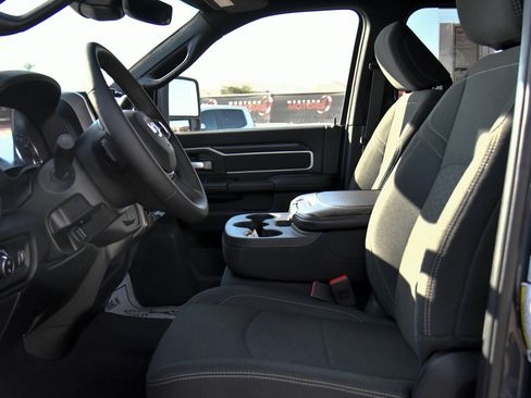 Used 2025 RAM 2500 Big Horn AWD/4WD image 19