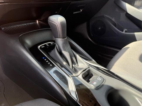Used 2021 Toyota Corolla LE w/ Carpet Mat Package (TMS) FWD image 22