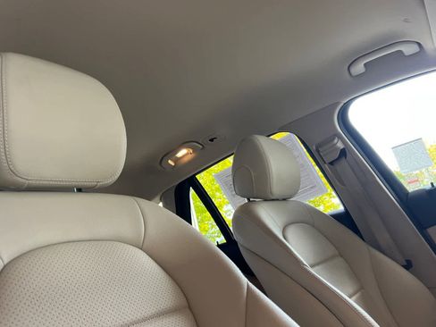 Used 2021 Mercedes-Benz GLC 300 4MATIC image 18