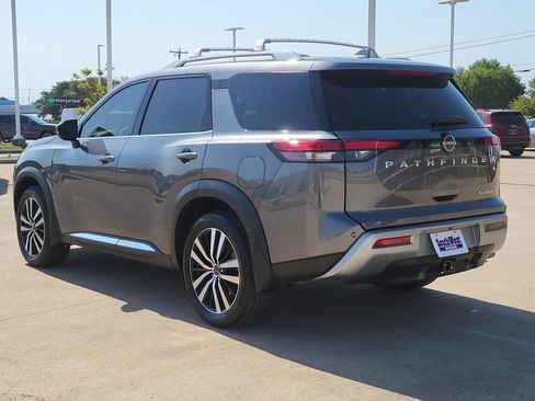 Used 2025 Nissan Pathfinder Platinum w/ Cargo Package FWD image 7