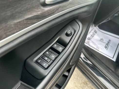 Used 2022 Jeep Grand Cherokee L Limited AWD/4WD image 11