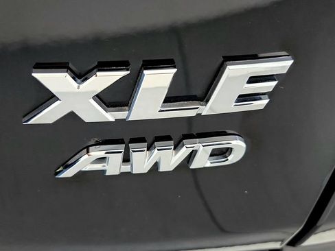 Used 2025 Toyota RAV4 XLE AWD/4WD image 14