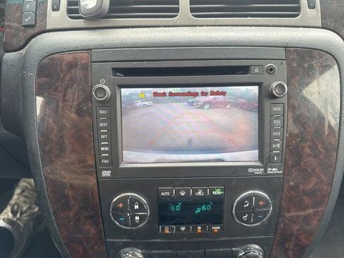 Used 2014 GMC Yukon XL Denali AWD/4WD image 20