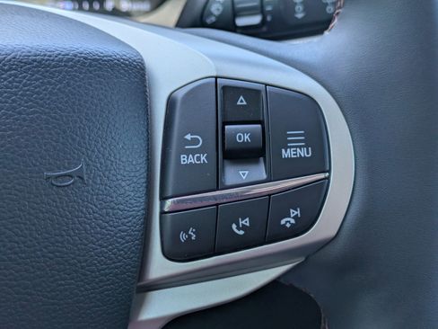 Used 2025 Ford Explorer Active w/ Active Comfort Package AWD/4WD image 16