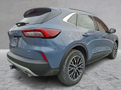 Used 2024 Ford Escape SE w/ PHEV Premium Package image 6