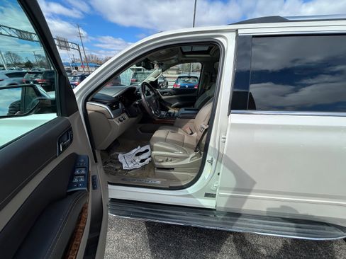 Used 2015 Chevrolet Suburban LTZ AWD/4WD image 10