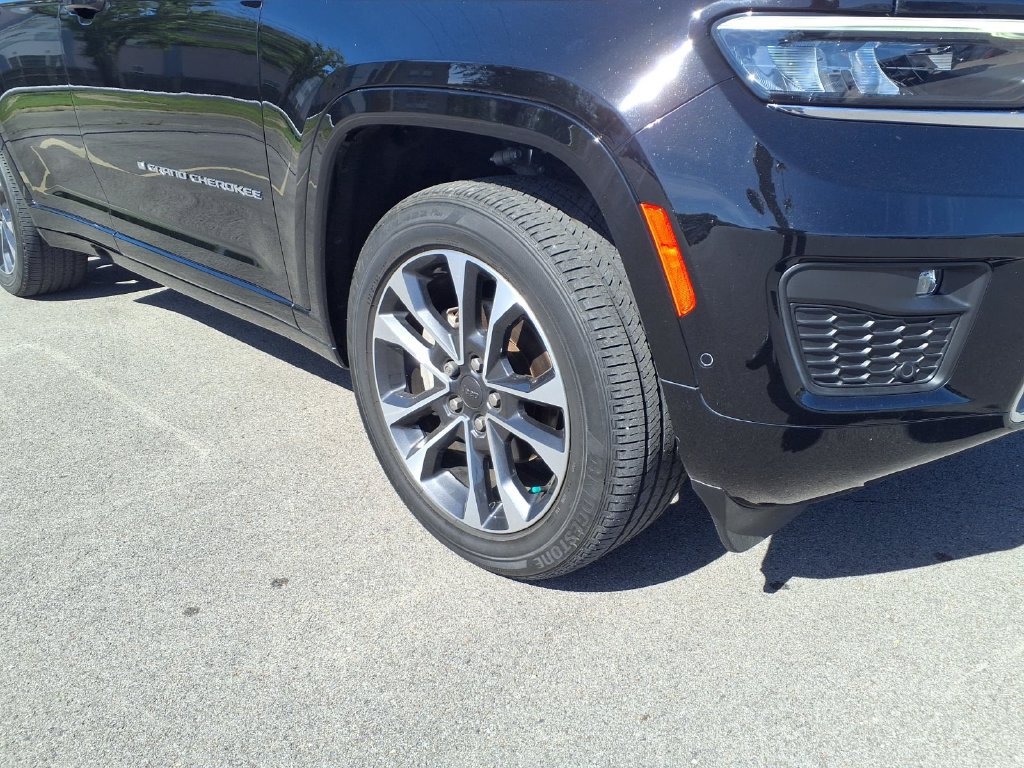 Used 2022 Jeep Grand Cherokee Overland AWD/4WD image 18