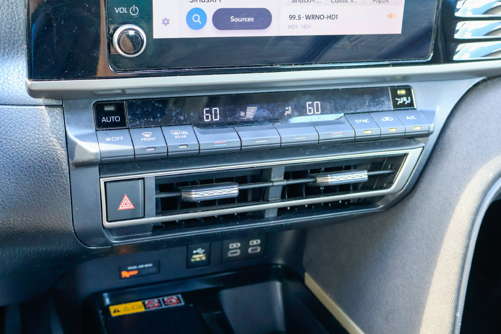 Used 2025 Toyota Camry LE FWD image 14